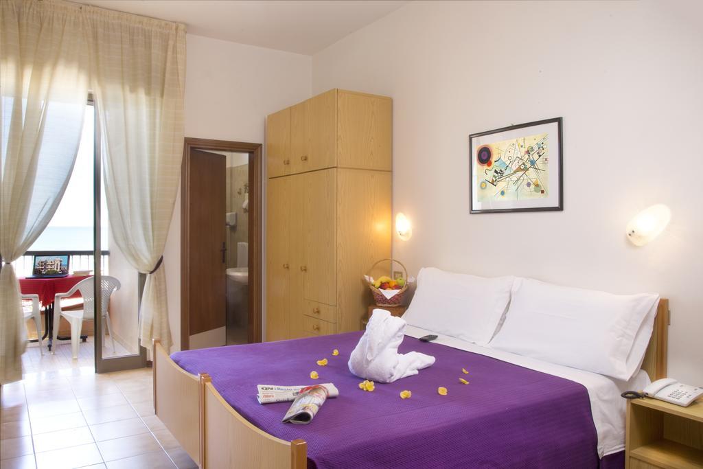 Hotel Usa Rimini Oda fotoğraf