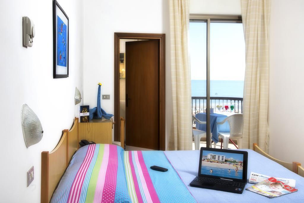 Hotel Usa Rimini Oda fotoğraf